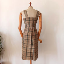 Cargar imagen en el visor de la galería, 1940s - M. Giordani, Roma - Marvelous Couture Dress & Jacket - W27 (68cm)