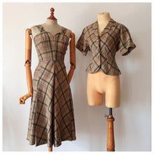 Cargar imagen en el visor de la galería, 1940s - M. Giordani, Roma - Marvelous Couture Dress & Jacket - W27 (68cm)