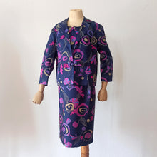 Charger l'image dans la galerie, 1960s - Spectacular Purple Satin Dress & Jacket Set - W34 (86cm)
