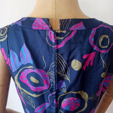 Charger l'image dans la galerie, 1960s - Spectacular Purple Satin Dress & Jacket Set - W34 (86cm)