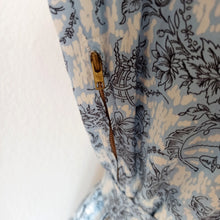 Cargar imagen en el visor de la galería, 1940s 1950s - Adorable Novelty Print Cotton Dress - W28 (72cm)
