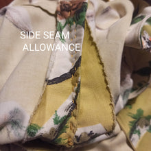 Charger l'image dans la galerie, 1950s - Trianon, France - Collector's Hanprinted Roses Dress - W24 (60cm)