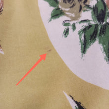 Charger l'image dans la galerie, 1950s - Trianon, France - Collector's Hanprinted Roses Dress - W24 (60cm)