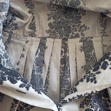 Charger l'image dans la galerie, 1950s - Spectacular Black Floral Print Cotton Dress - W29 (74cm)