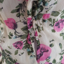 Cargar imagen en el visor de la galería, 1940s 1950s - Adorable Juliet Sleeves Floral Dress - W30 (76cm)