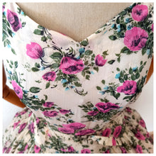 Cargar imagen en el visor de la galería, 1940s 1950s - Adorable Juliet Sleeves Floral Dress - W30 (76cm)