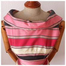 Carica l'immagine nel visualizzatore di Gallery, 1950s 1960s - Stunning Pink & Grey Silk Dress - W26 (66cm)