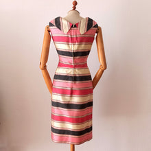 Carica l'immagine nel visualizzatore di Gallery, 1950s 1960s - Stunning Pink & Grey Silk Dress - W26 (66cm)