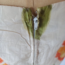 Charger l'image dans la galerie, 1950s - André Ghékière, Cannes - Exquisite Roseprint Jacket & Dress Set - W26 (66cm)