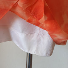 Laden Sie das Bild in den Galerie-Viewer, 1960s - Relampago, Spain - Orange Abstract Floral Dress - W33 (84cm)