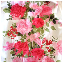 Charger l'image dans la galerie, 1950s - AMC Fashions - Stunning Roseprint Dress - W24 (62cm)