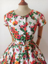 Load image into Gallery viewer, 1950s - Paris - Colorful Textured Cotton Floral Dress - W24 (62cm)