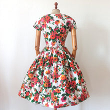 Load image into Gallery viewer, 1950s - Paris - Colorful Textured Cotton Floral Dress - W24 (62cm)