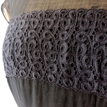 Charger l'image dans la galerie, 1950s - R&K Originals, USA - Stunning Black Sheer Lace Dress - W26 (66cm)