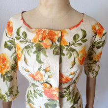 Charger l'image dans la galerie, 1950s - André Ghékière, Cannes - Exquisite Roseprint Jacket & Dress Set - W26 (66cm)