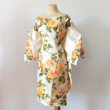 Charger l'image dans la galerie, 1950s - André Ghékière, Cannes - Exquisite Roseprint Jacket & Dress Set - W26 (66cm)