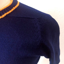 Laden Sie das Bild in den Galerie-Viewer, 1960s - GRELOT, Spain - Deadstock NWT Deluxe Knit Top - S/M