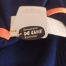 Laden Sie das Bild in den Galerie-Viewer, 1960s - GRELOT, Spain - Deadstock NWT Deluxe Knit Top - S/M