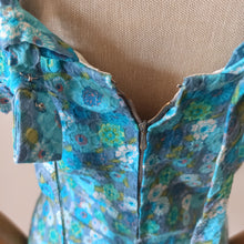 Charger l'image dans la galerie, 1960s - Adorable & Chic Floral Cotton Dress - W31.5 (80cm)