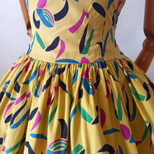 Charger l'image dans la galerie, 1950s - Stunning Yellow Confetti Print Cotton Dress - W27.5 (70cm)
