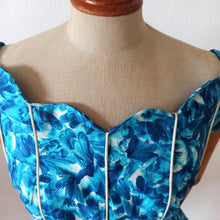 Charger l'image dans la galerie, 1950s - JACMY, France - Spectacular Haute Couture Dress - W27.5 (70cm)