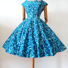Charger l'image dans la galerie, 1950s - JACMY, France - Spectacular Haute Couture Dress - W27.5 (70cm)