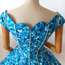 Charger l'image dans la galerie, 1950s - JACMY, France - Spectacular Haute Couture Dress - W27.5 (70cm)
