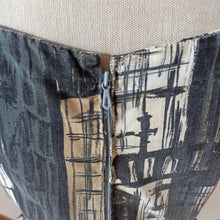 Charger l'image dans la galerie, 1950s - ARTÉMIS, France - New York Novelty Print Dress - W30 (76cm)