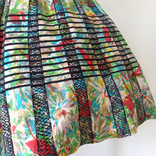 Charger l'image dans la galerie, 1950s - Stunning Abstract Floral Skirt - W24 (60cm)