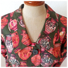 Charger l'image dans la galerie, 1960s - Stunning Green Ancient Vessels Novelty Cotton Dress - W31 (78cm)