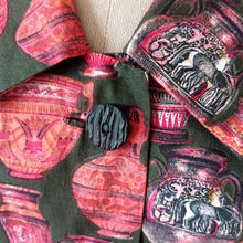 Charger l'image dans la galerie, 1960s - Stunning Green Ancient Vessels Novelty Cotton Dress - W31 (78cm)