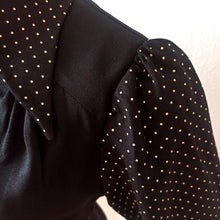 Laden Sie das Bild in den Galerie-Viewer, 1960s Does 1940s - Black Dotted Crepe Blouse - W27 (68cm)
