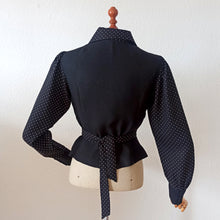 Laden Sie das Bild in den Galerie-Viewer, 1960s Does 1940s - Black Dotted Crepe Blouse - W27 (68cm)