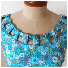 Charger l'image dans la galerie, 1960s - Adorable & Chic Floral Cotton Dress - W31.5 (80cm)