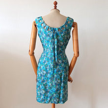 Charger l'image dans la galerie, 1960s - Adorable & Chic Floral Cotton Dress - W31.5 (80cm)