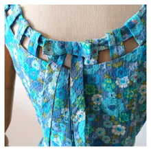 Charger l'image dans la galerie, 1960s - Adorable & Chic Floral Cotton Dress - W31.5 (80cm)