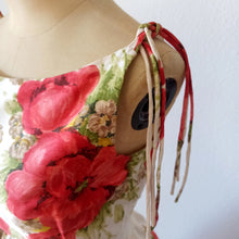 Charger l'image dans la galerie, 1950s - Stunning Spaghetti Straps Poppies Dress - W24 (60cm)