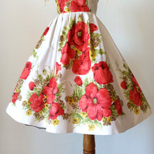 Charger l'image dans la galerie, 1950s - Stunning Spaghetti Straps Poppies Dress - W24 (60cm)