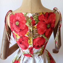 Charger l'image dans la galerie, 1950s - Stunning Spaghetti Straps Poppies Dress - W24 (60cm)