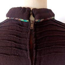 Cargar imagen en el visor de la galería, 1940s - Gorgeous Brown Chocolate Rayon Crepe Top - W33 (84cm)
