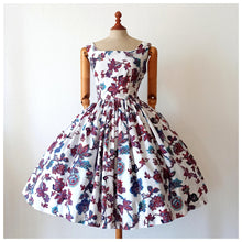 Charger l'image dans la galerie, 1950s - Spectacular Organic Floral Print Cotton Dress - W26 (66cm)