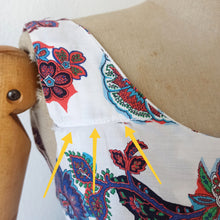 Charger l'image dans la galerie, 1950s - Spectacular Organic Floral Print Cotton Dress - W26 (66cm)