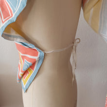Carica l'immagine nel visualizzatore di Gallery, 1950s - Colorful Wrap Rayon Top - One Size