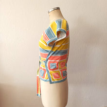 Carica l'immagine nel visualizzatore di Gallery, 1950s - Colorful Wrap Rayon Top - One Size