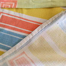 Carica l'immagine nel visualizzatore di Gallery, 1950s - Colorful Wrap Rayon Top - One Size