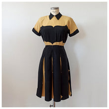Load image into Gallery viewer, 1940s - Amazing Black & Mustard Yellow Cotton Dress - W25 (64cm)