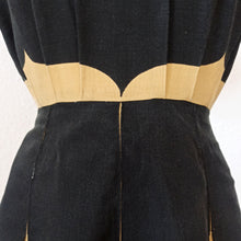Load image into Gallery viewer, 1940s - Amazing Black & Mustard Yellow Cotton Dress - W25 (64cm)