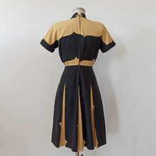 Load image into Gallery viewer, 1940s - Amazing Black & Mustard Yellow Cotton Dress - W25 (64cm)