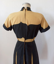 Load image into Gallery viewer, 1940s - Amazing Black & Mustard Yellow Cotton Dress - W25 (64cm)