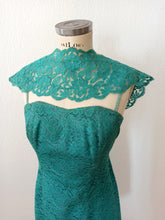 Charger l'image dans la galerie, 1950s - FRIGERIO, Milan - Spectacular Turquoise Lace Dress - W28.5 (72cm)